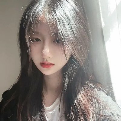 在窗边
